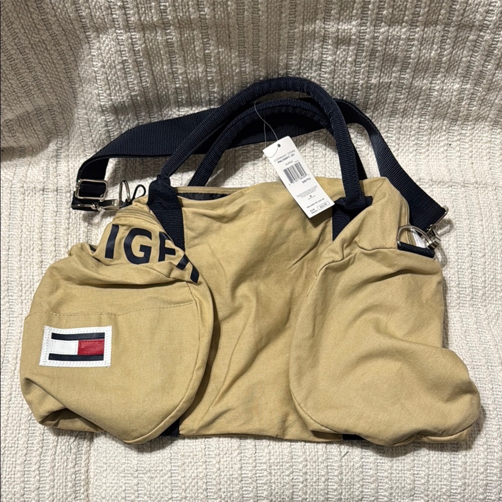 Tommy Hilfiger Men's Red and Tan Duffel Bag - Picture 4 of 6